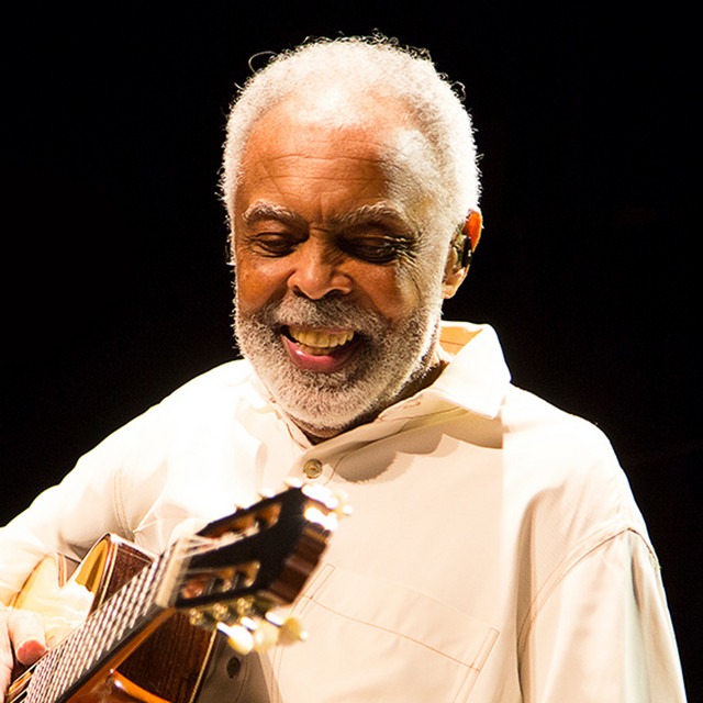 Gilberto Gil faz aniversário e ganha homenagens